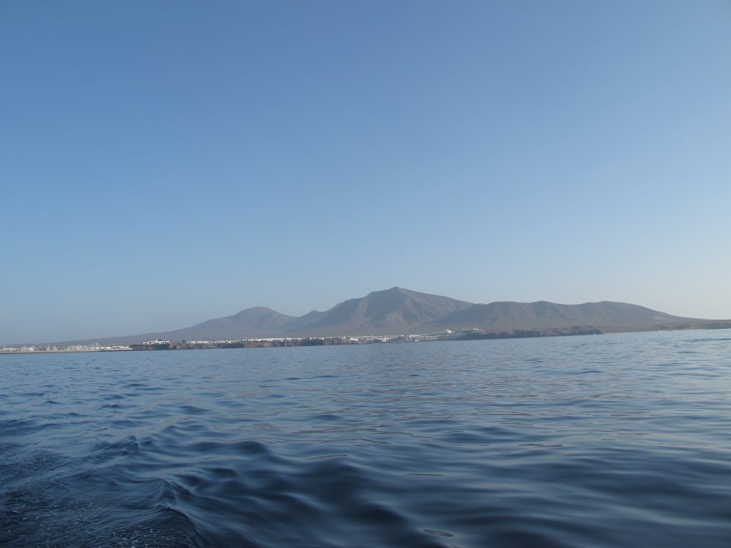 Lanzarote forsvinner i det fjerne.