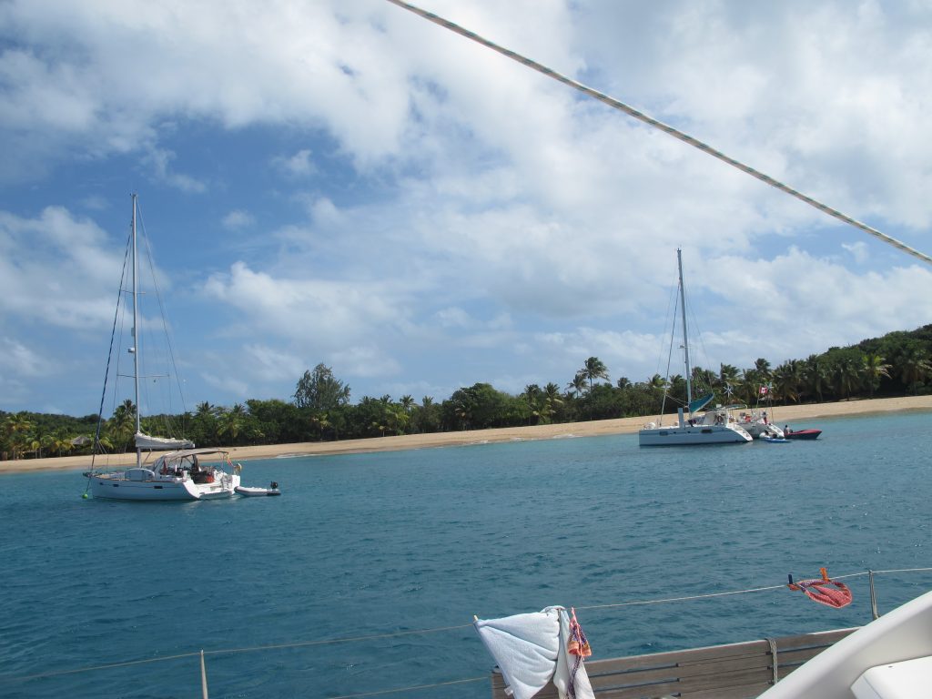 Enda en paradisisk strand. Her vil nok Mona og Per snorkle.